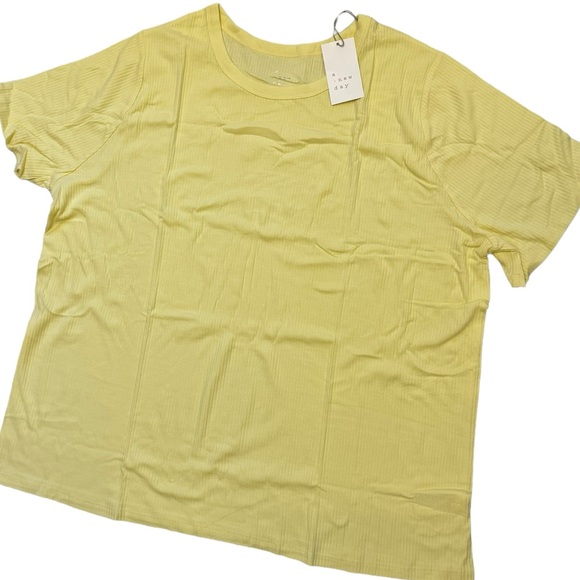 1x FIVE SHIRT BUNDLE Summer Spring Tanks TShirts Short Sleeve - Picture 2 of 4